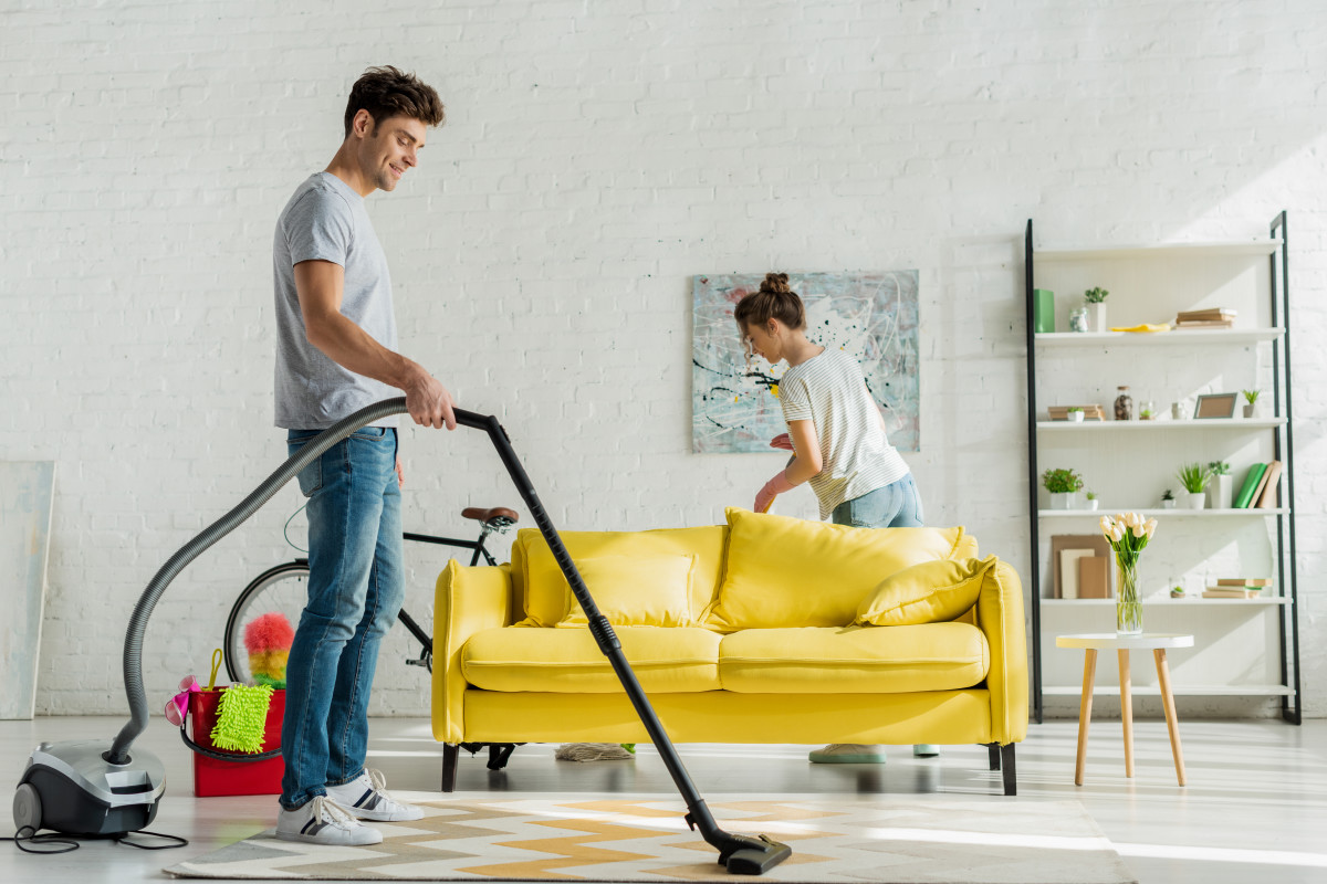 Zara Bayan Temizlikçi